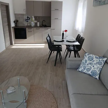 Apartament Lasko 1